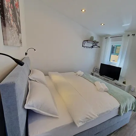 Sweet&cozy Studio With Patio * 스플리트